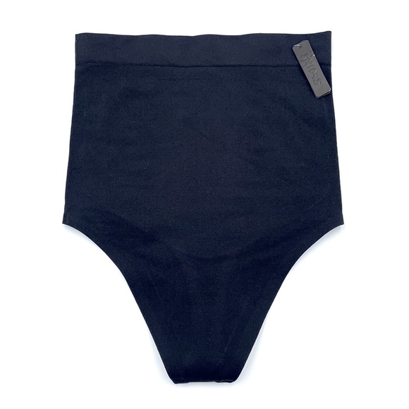 SKIMS Other - Skims Core Control HW Thong Size Medium